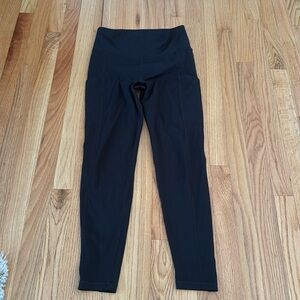 American Eagle Outfitters Black leggings with side pockets, size medium